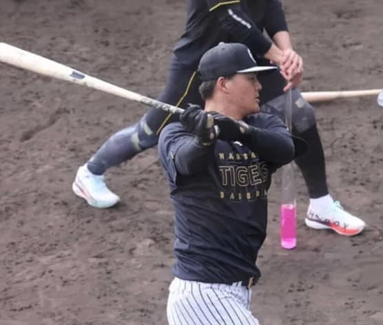 ファン『前川、相変わらず肩弱すぎて草』