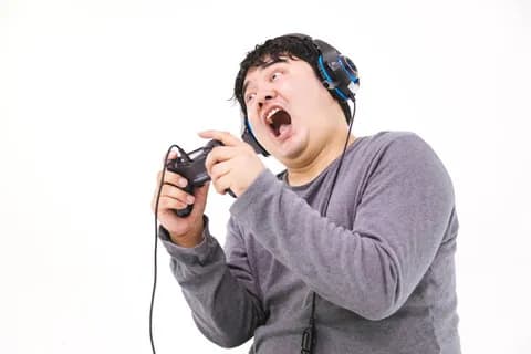 昔の日本人「ゲームは子どもがやるもの」今の日本人「大人がゲームやって何が悪いんだ」