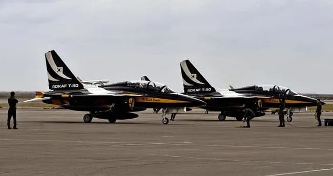 防衛省「竹島で訓練した韓国軍は日本出禁じゃ」高市早苗「いや給油してあげなさい！これは命令よ」