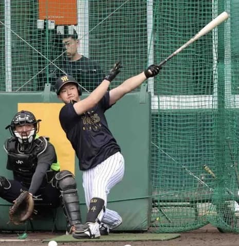 阪神・中川　豪快１０発どよめきと拍手何度も　左翼争いアピった「輝さんに負けずに」ＷＢＣ組不在中にチャンスつかむ