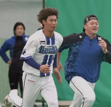 DeNA浜将乃介、1軍合流初日のあいさつでナインの心つかむ　センターの定位置争いに闘志「絶対に負けたくない」