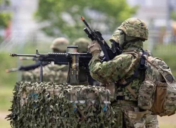 【悲報】５１歳まで戦争参加、確定・・・・・・・・・・・・