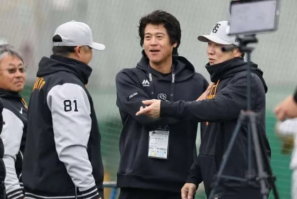 城島健司CBOが巨人を視察　リチャードをチェックし阿部監督、甲斐拓也らとあいさつ