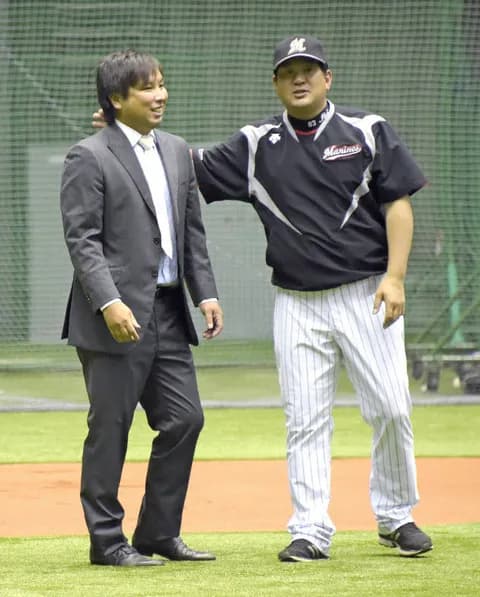 里崎が揚げたコロッケ、伊東勤が握った寿司、城島が船上で作った鯛茶漬け