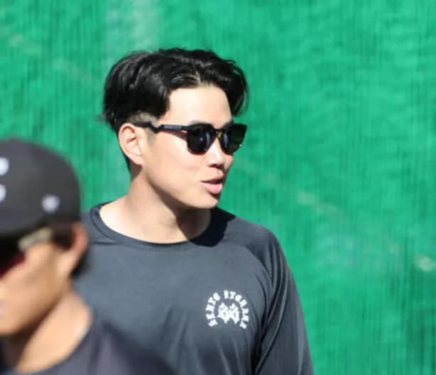 糸原は今年引退でも違和感ないが梅野はまだ数年やるんじゃないか