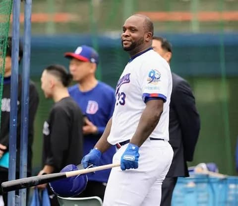 中日ドラゴンズのサノ、日本ハムレイエスと出身国も身長も好物も同じ