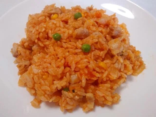 わいの知り合いがケチャップでご飯炒めたのをチャーハンっていうんやが