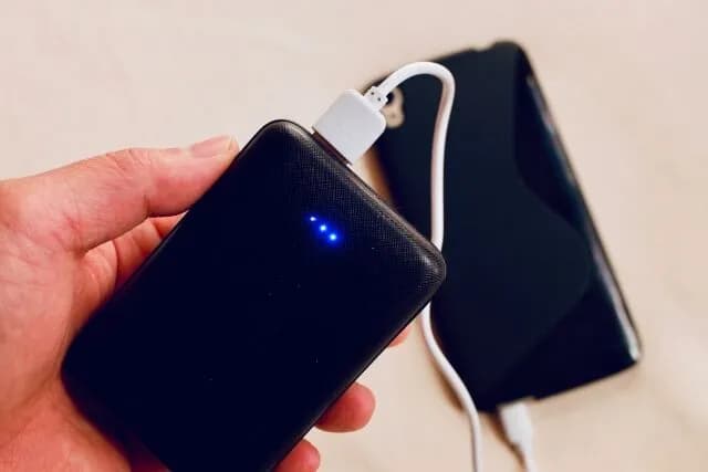 充電のケーブルって高いのと安いのでそんなに性能変わるん？