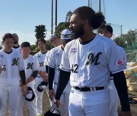 ロッテ一軍糸満キャンプに複数人合流、ジャクソンがライブBPで早速150キロ超え披露