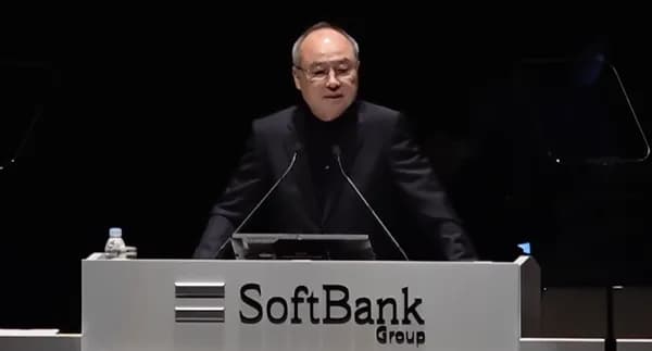 ソフトバンクＧ、純利益３兆円超　米オープンＡＩ出資で５倍に