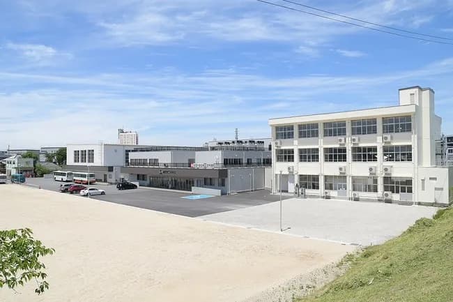 山形県の高校野球部寮で全裸の生徒の首にリードをつけて犬ように引き回す動画が拡散