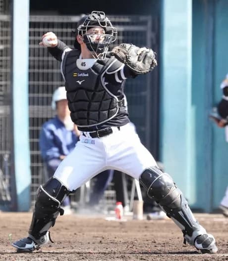 捕手に再挑戦の栗原陵矢　小久保監督「ミスはあったけどブランクなくやれていた」
