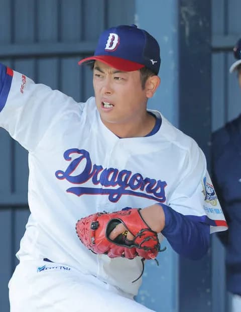 中日松山、左脇腹の筋損傷で帰名