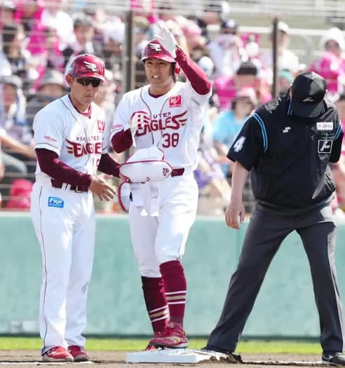 楽天・佐藤直樹がオープン戦初戦から2打数2安打と躍動