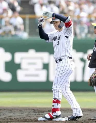 侍・森下　初実戦で躍動２安打４打点　新パフォ“釣りポーズ（仮）”披露　 「ボール見えていた」左翼＆中堅こなしアピール