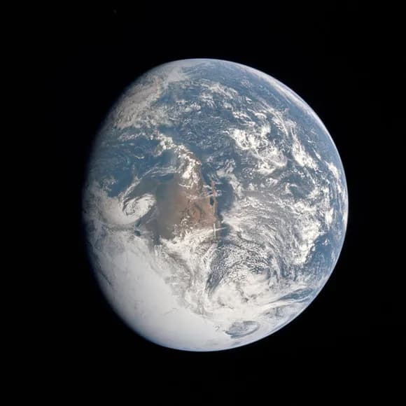 【画像】 ブラジル人科学者「地球の本当の形はこうです」パシャ