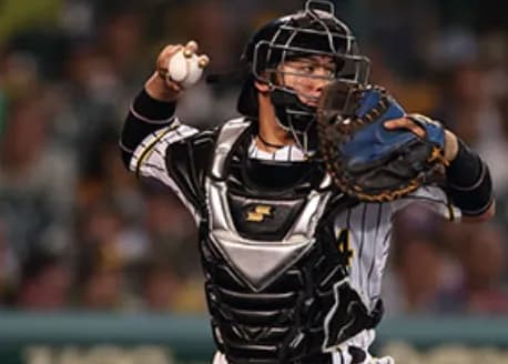 【悲報】梅野隆太郎さん、チェンジアップのような送球をしてしまう