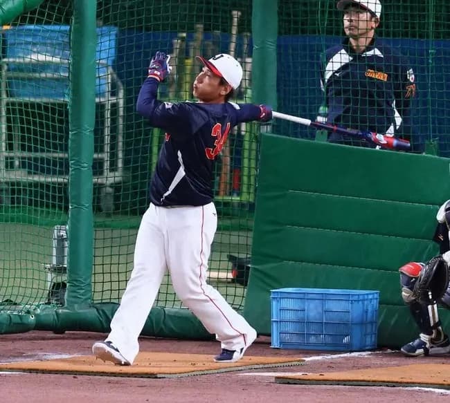 レフト吉田正尚センター鈴木誠也ライト近藤健介←これ