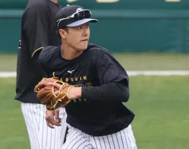 小幡竜平、外野練習 ← ファンはどう思ってるんだ？