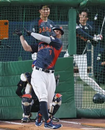 侍ジャパン・佐藤輝明、バンテリンドームのテラスに「狭いっすね、うん。狭いっすね」