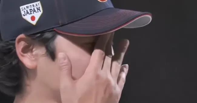 【動画】大谷翔平さん、国歌斉唱で涙ぐむ