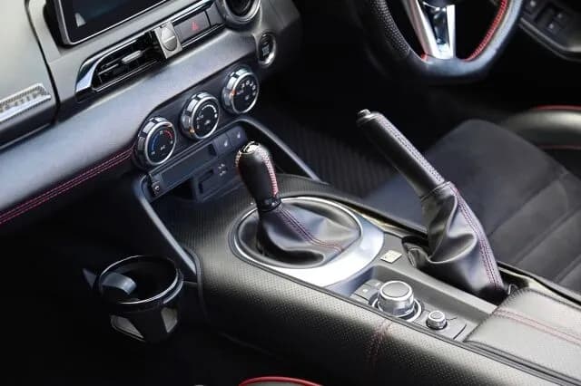 ワイ「車欲しいなぁ」皆「マニュアルにしろ！」「オートマにしとけ！」