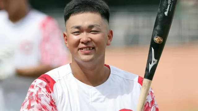 【悲報】カープ林晃汰、懲罰交代。新井監督(鬼フォルム)「チャンスは多くない」