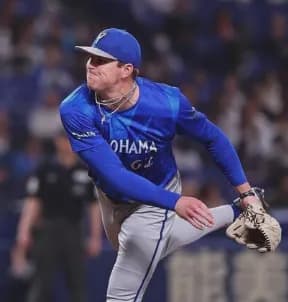 DeNA新外国人右腕レイノルズ、1回を6球でピシャリ　相川監督「勝ちパターンを任せたいような投球を続けてくれている」