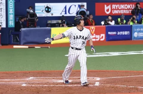 吉田正尚 古巣オリックス相手に５階席弾！！！！