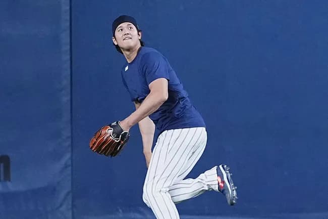 【朗報】センター大谷翔平爆誕！！！！！！！！ｗｗｗｗｗ