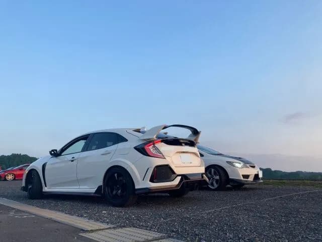 車のタイヤって2割くらい使ったら全然食いつかなくなるけどあれなんで？