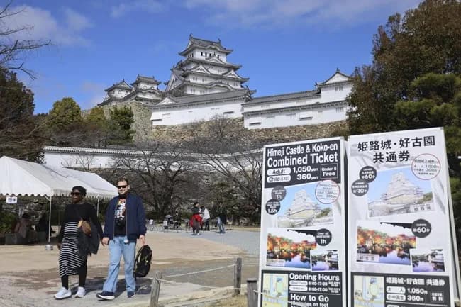 【悲報】姫路城が入場料を大幅値上げ　1000円→2500円ｗｗｗｗ