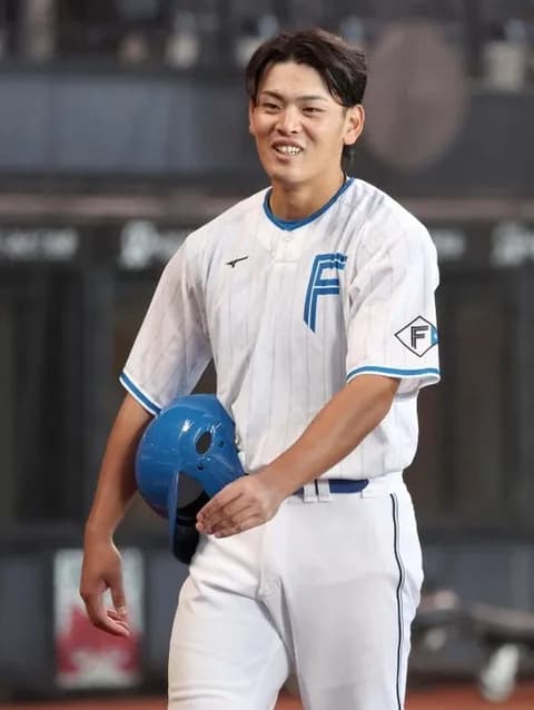 【日本ハム】野村佑希が新婚初打席でチームのエスコン初安打　SNSでは「既婚者の打球強いな」