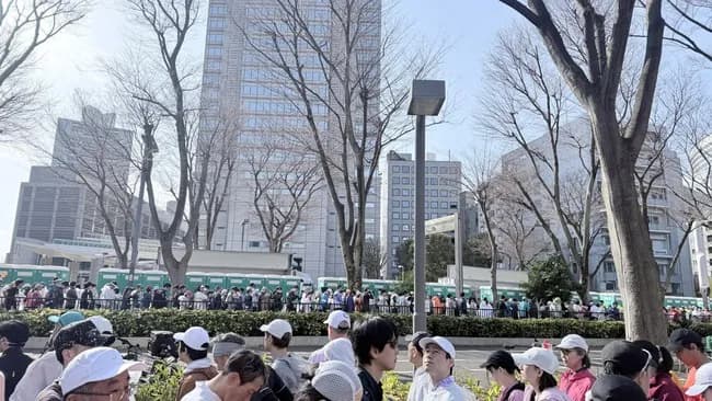 【画像】東京マラソンのトイレ待ち、エグすぎｗｗｗｗｗｗｗｗ