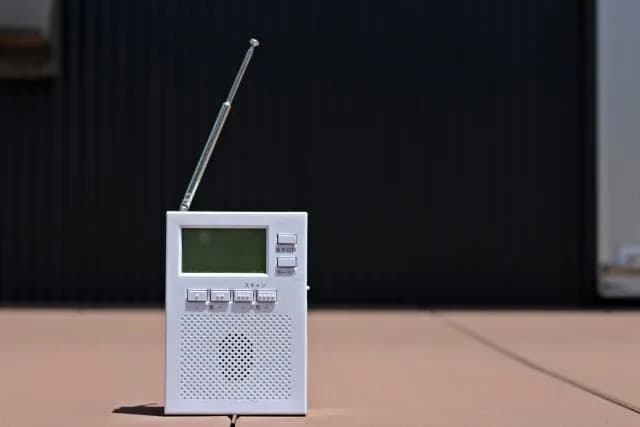 「ラジオ」とかいう何か気持ち悪い捻くれたオッサンしか聴いてないメディア