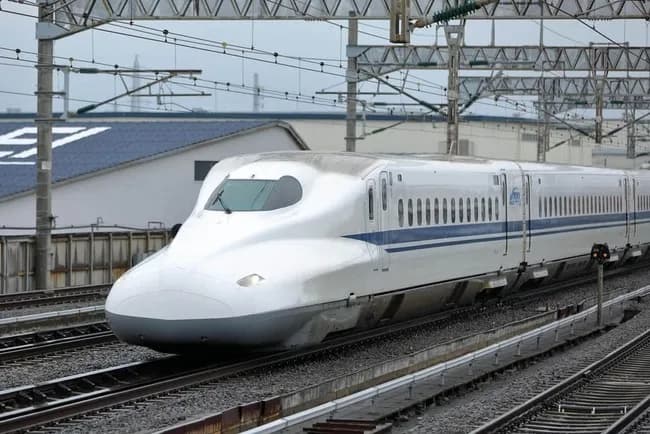 【悲報】新幹線で「豚まん」注意された実業家、会社に豚まん投げつけられる