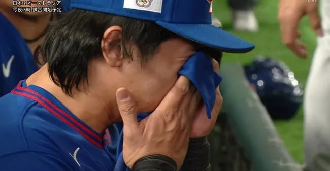 【WBC】台湾のキャプテン陳傑憲、骨折左手で執念のヘッスラ→スクイズで勝ち越しホームイン　試合終了後号泣…