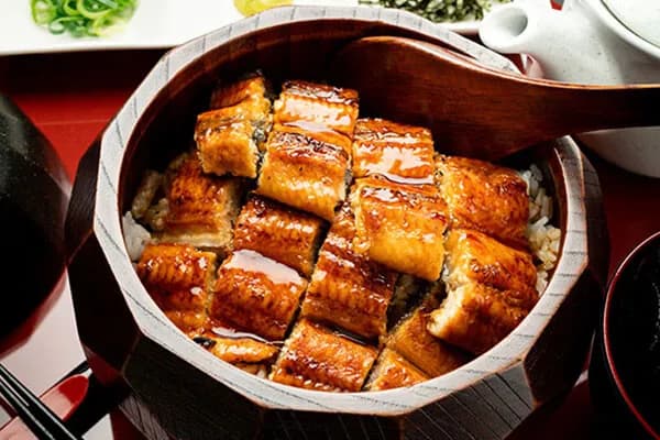 名古屋の名産「味噌カツ」「ひつまぶし」あとひとつは？