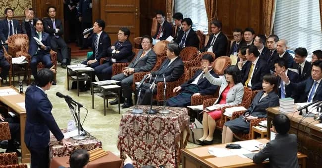 【速報】中道小川「WBC見に行った大臣は手を挙げろ！」3人「(ｽｯ」小川「危機管理上大問題だッ！！！」