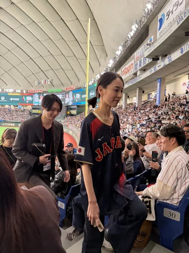 wbcを見に来た人気女優が美人すぎると話題