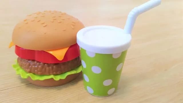 ハンバーガー食う時に必ずシェイクを頼むんやが異端か？