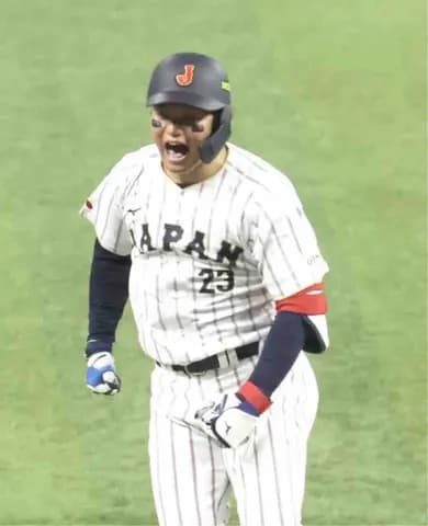 森下翔太が侍ジャパンの窮地救う勝ち越し３ラン　負傷交代の鈴木誠也に代わる緊急出場で快音　井端監督もベンチ飛び出しガッツポーズ