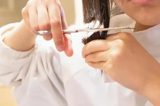 【悲報】自分で髪切ってるやつｗｗｗｗｗｗｗｗｗｗｗｗｗｗｗｗ