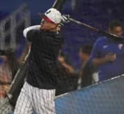 【悲報】佐藤輝明さん、初の外野起用で失点に絡むエラー&遠投ミスで日本敗退へ・・・・・・・