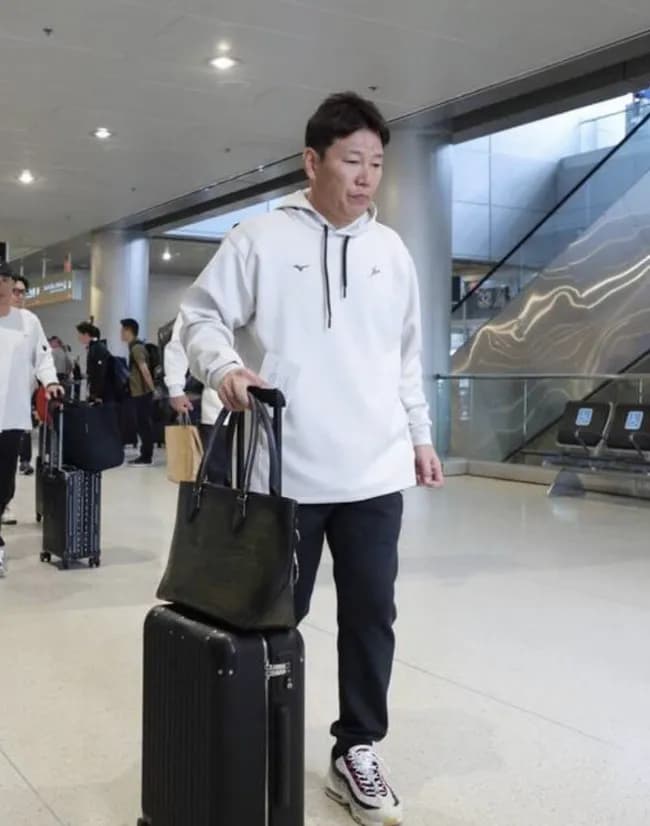 【悲報】憔悴しきった井端監督、完全にオーラが消え失せてしまうwwwwww