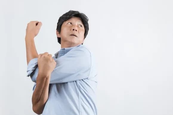 【悲報】男性、遂にキレた！「震災のときに支援物資が女子供優先で俺たちは後回しにされた。本当に許せない」