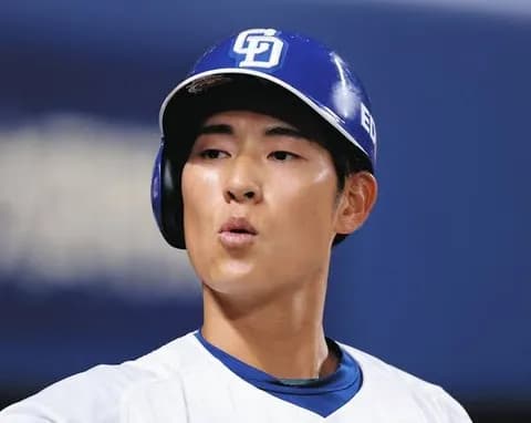 中日上林が途中交代　走塁で脚を痛めたか