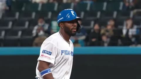 【日本ハム】新加入・カストロが8回裏に同点の2点適時打　終盤に粘りを見せ引き分けに