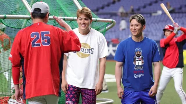 オリックス九里亜蓮がカープベンチに差し入れ！大阪名物『りくろーおじさんの店』松本広報「また龍馬からかと思いきや亜蓮からでした」