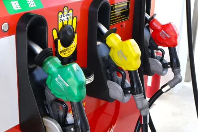 近所のガソリンスタンドのレギュラー価格 先週水曜157円→昨日まで186円→今日158円